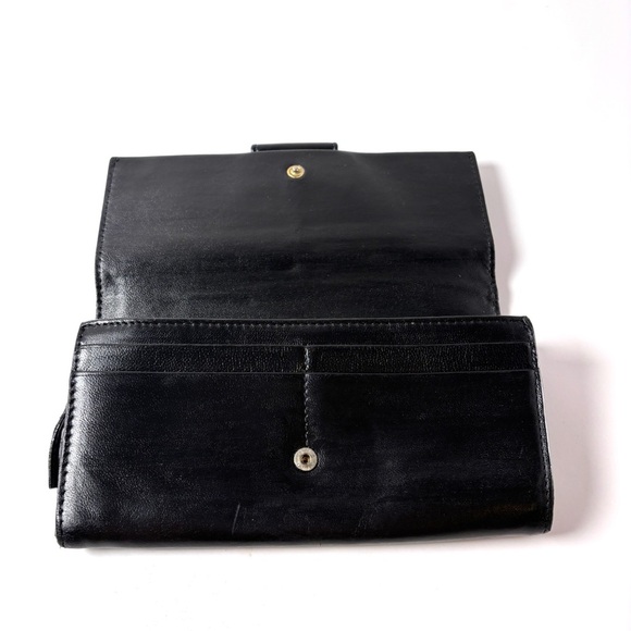 Chloé Black Leather Bow Clutch – Gold Hardware, French Designer - Picture 5 of 7